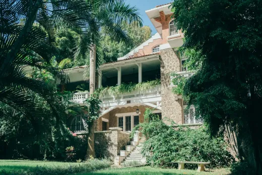 Royal villa with car and garden slide-6
